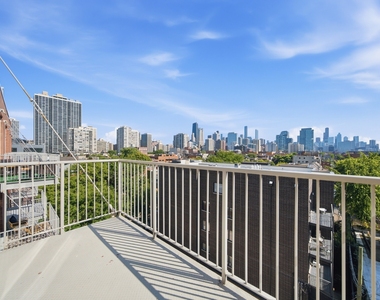 1552 N North Park Avenue - Photo Thumbnail 36
