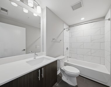 1552 N North Park Avenue - Photo Thumbnail 7