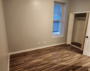 1246 N Wells Street - Photo Thumbnail 5