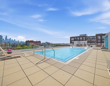 1552 N North Park Avenue - Photo Thumbnail 28