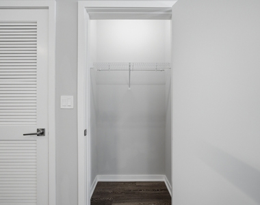 1552 N North Park Avenue - Photo Thumbnail 8