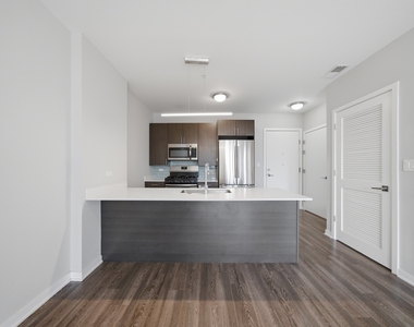 1552 N North Park Avenue - Photo Thumbnail 5