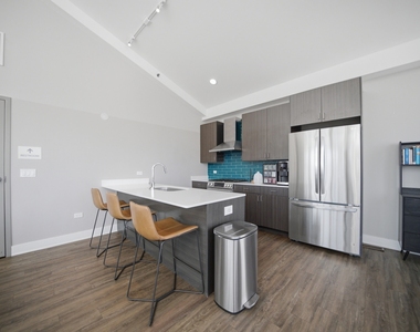 1552 N North Park Avenue - Photo Thumbnail 20