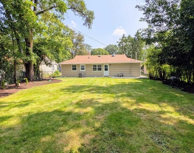 110 N Knollwood Drive - Photo Thumbnail 8