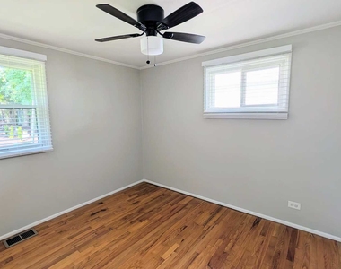 110 N Knollwood Drive - Photo Thumbnail 4