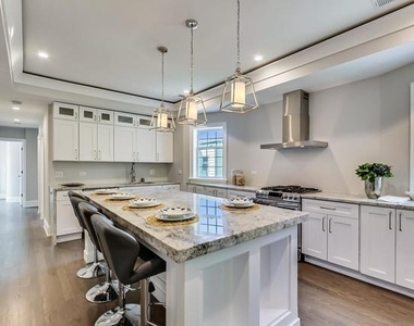 5050 N Ridgeway Avenue - Photo Thumbnail 6