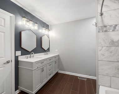 712 S Western Avenue - Photo Thumbnail 13