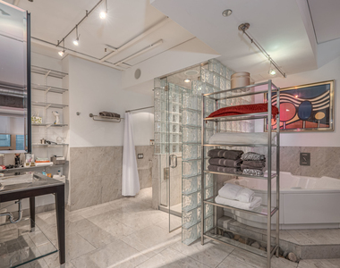 800 N Michigan Avenue - Photo Thumbnail 14