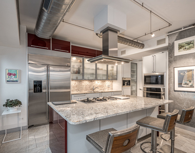800 N Michigan Avenue - Photo Thumbnail 11