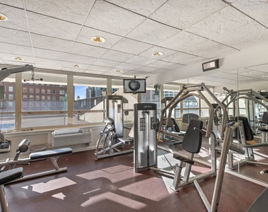 111 E Chestnut Street - Photo Thumbnail 26