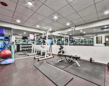 111 E Chestnut Street - Photo Thumbnail 24