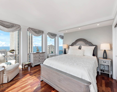 111 E Chestnut Street - Photo Thumbnail 13