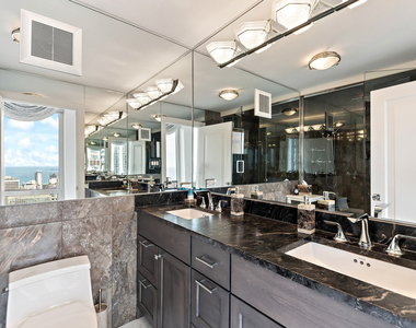 111 E Chestnut Street - Photo Thumbnail 16