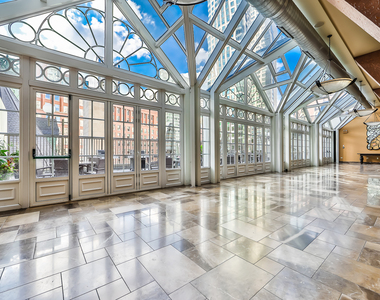 111 E Chestnut Street - Photo Thumbnail 22