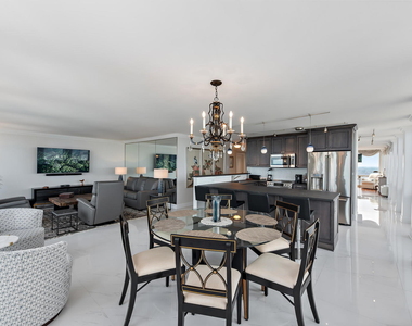 111 E Chestnut Street - Photo Thumbnail 8