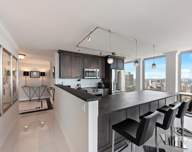 111 E Chestnut Street - Photo Thumbnail 9