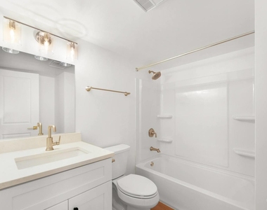 226 S Rush Street - Photo Thumbnail 9