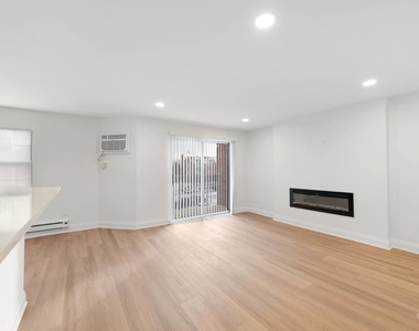 226 S Rush Street - Photo Thumbnail 2