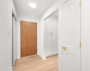 226 S Rush Street - Photo Thumbnail 7