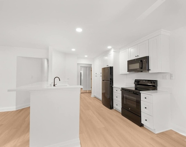 226 S Rush Street - Photo Thumbnail 10