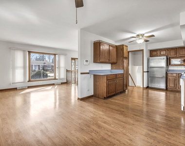9230 N Callero Drive - Photo Thumbnail 3