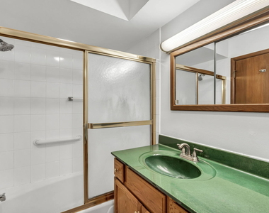 9230 N Callero Drive - Photo Thumbnail 10