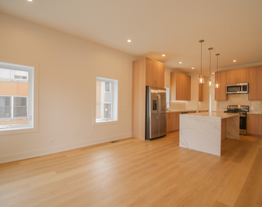 2042 W Washington Boulevard - Photo Thumbnail 4
