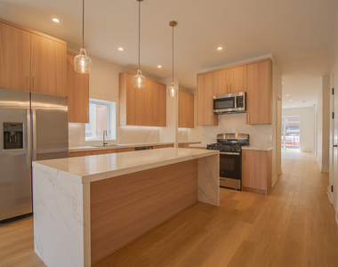 2042 W Washington Boulevard - Photo Thumbnail 1