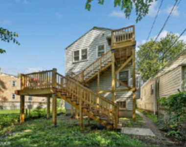 7038 S Woodlawn Avenue - Photo Thumbnail 9