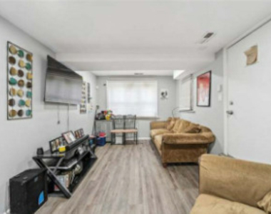 7038 S Woodlawn Avenue - Photo Thumbnail 2