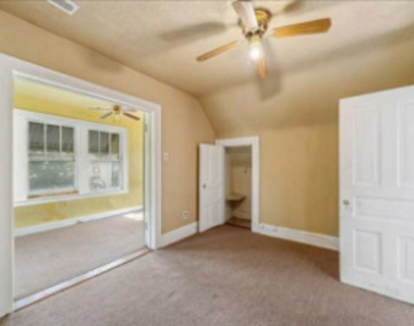 7038 S Woodlawn Avenue - Photo Thumbnail 6