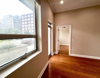 1002 W Van Buren Street - Photo Thumbnail 2