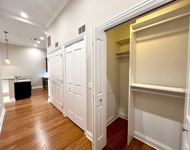1002 W Van Buren Street - Photo Thumbnail 7