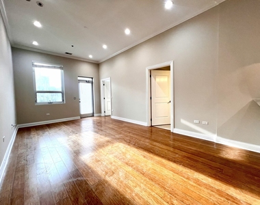 1002 W Van Buren Street - Photo Thumbnail 9