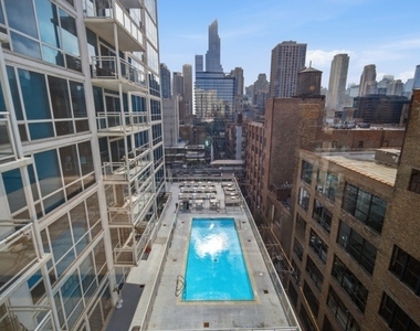 757 N Orleans Street - Photo Thumbnail 16