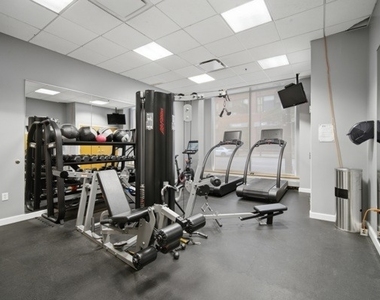 757 N Orleans Street - Photo Thumbnail 20