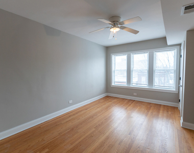 4342 N Mozart Street - Photo Thumbnail 4