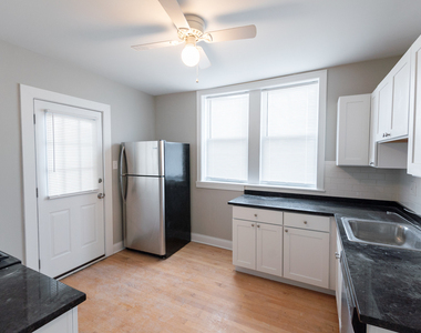 4342 N Mozart Street - Photo Thumbnail 3