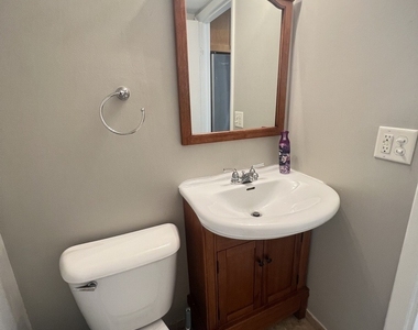 323 Meadow Court - Photo Thumbnail 11