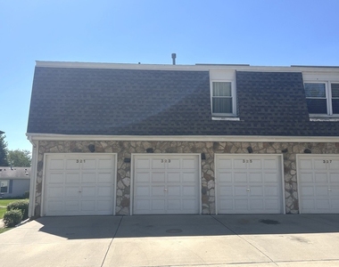 323 Meadow Court - Photo Thumbnail 20
