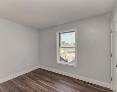 1400 N 22nd Avenue - Photo Thumbnail 20