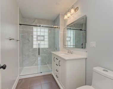 1400 N 22nd Avenue - Photo Thumbnail 19
