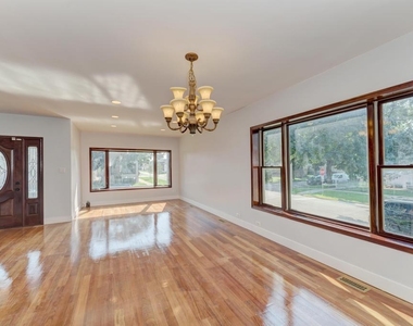 1400 N 22nd Avenue - Photo Thumbnail 8