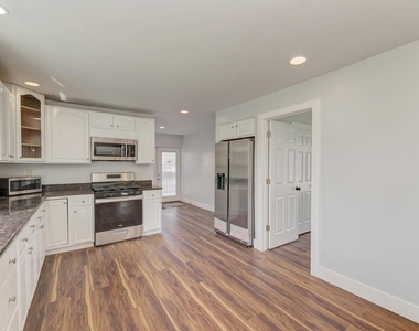 1400 N 22nd Avenue - Photo Thumbnail 14