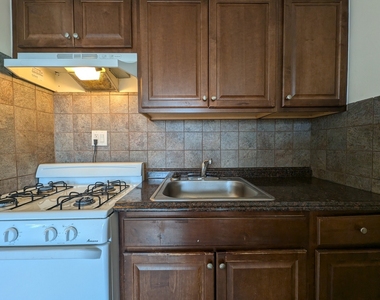 2737 N Spaulding Avenue - Photo Thumbnail 5