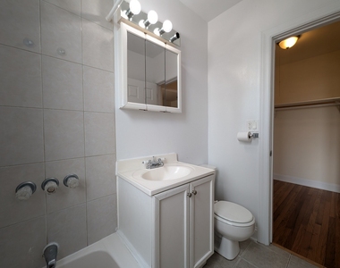 2737 N Spaulding Avenue - Photo Thumbnail 9