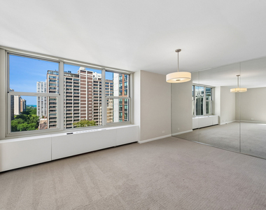 1325 N State Parkway - Photo Thumbnail 8