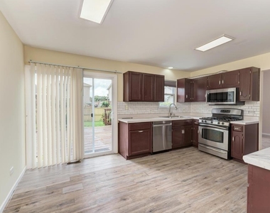 1413 Skylark Lane - Photo Thumbnail 16