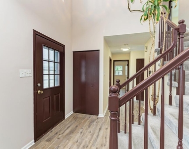 1413 Skylark Lane - Photo Thumbnail 7