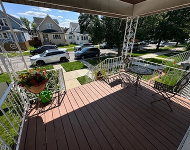 5110 W Byron Street - Photo Thumbnail 3